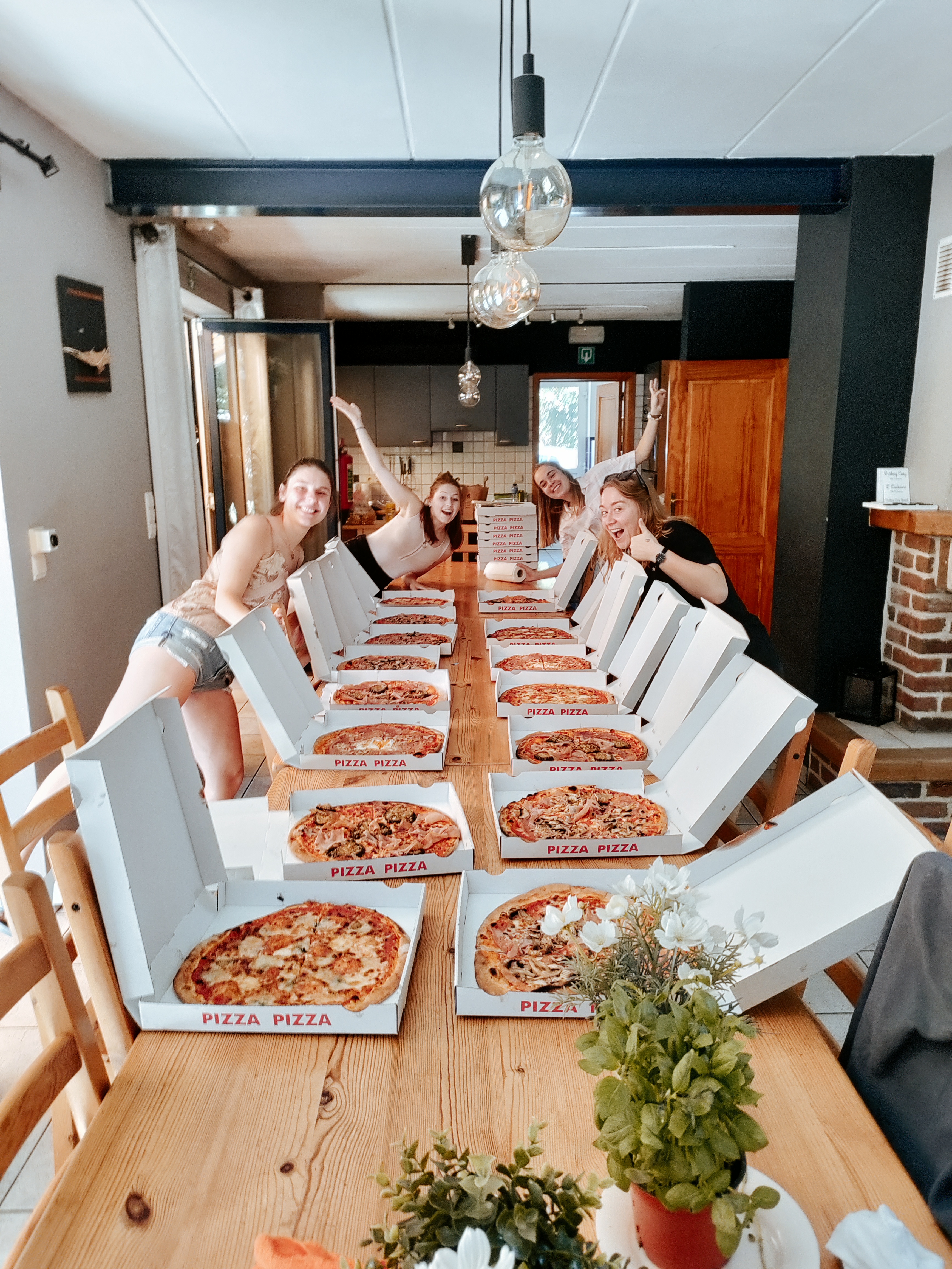 Pizza party Pharma UNamur pendant le weekend full-time